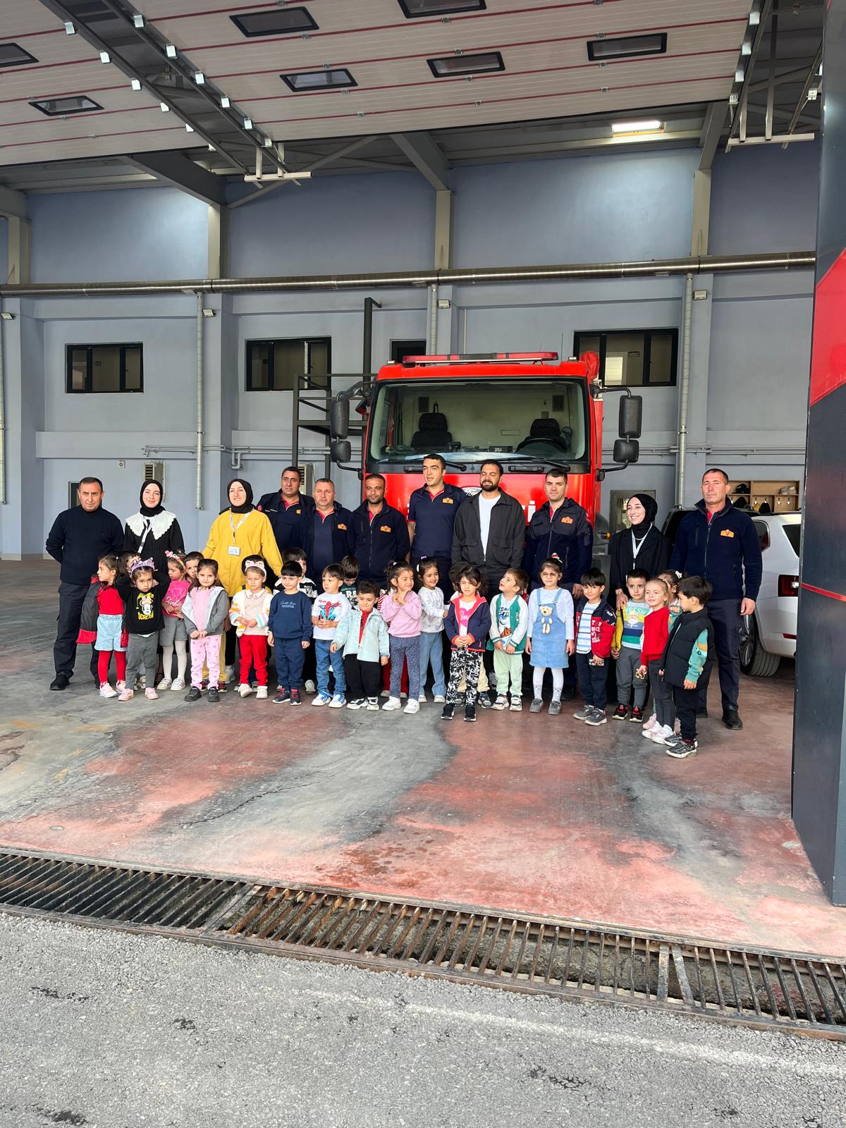 Muş’ta minik öğrencilerden İtfaiye Müdürlüğü'ne anlamlı ziyaret